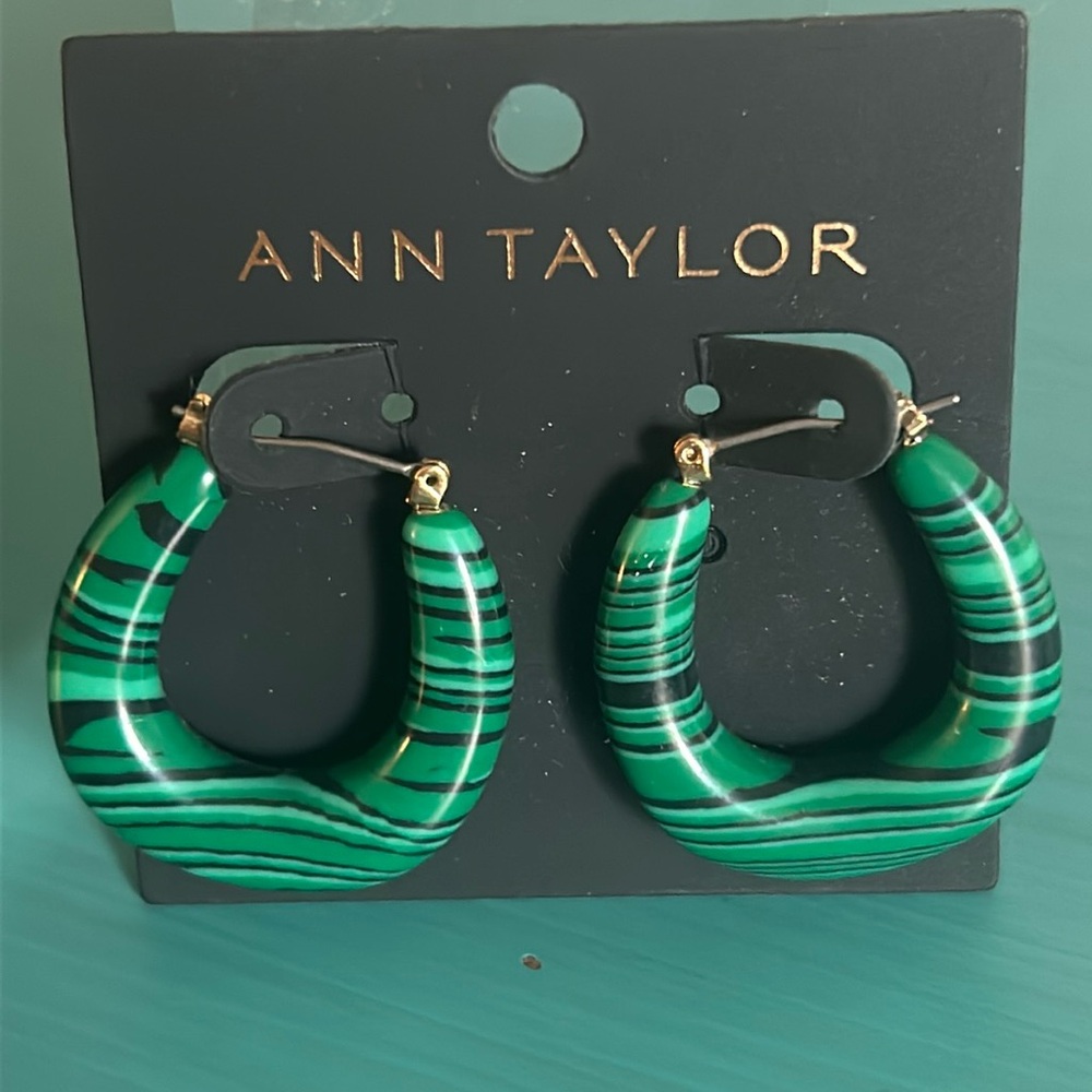 New Ann Taylor Vibrant Green Marbleized Statement Hoop Earrings